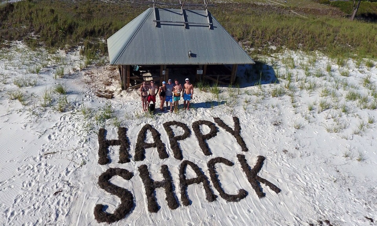 Alligator Point House | Happy Shack BEACH & BAY! Kayak, paddle boards, tiki hut, firepit, grille, wifi
