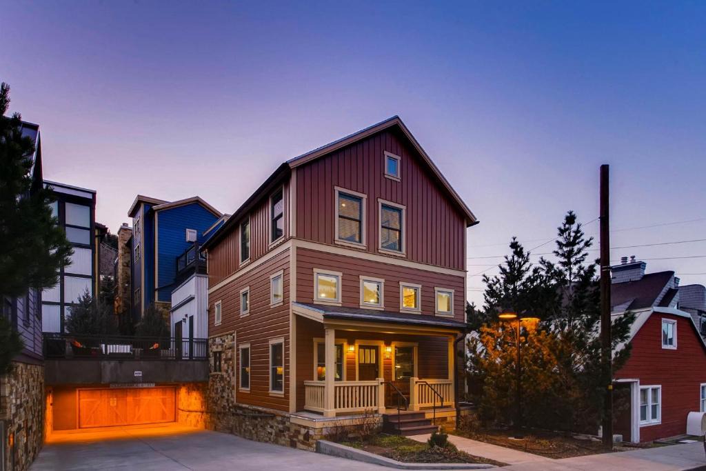 Downtown Park City House | High Peak on Park Ave. by Park City Lodging