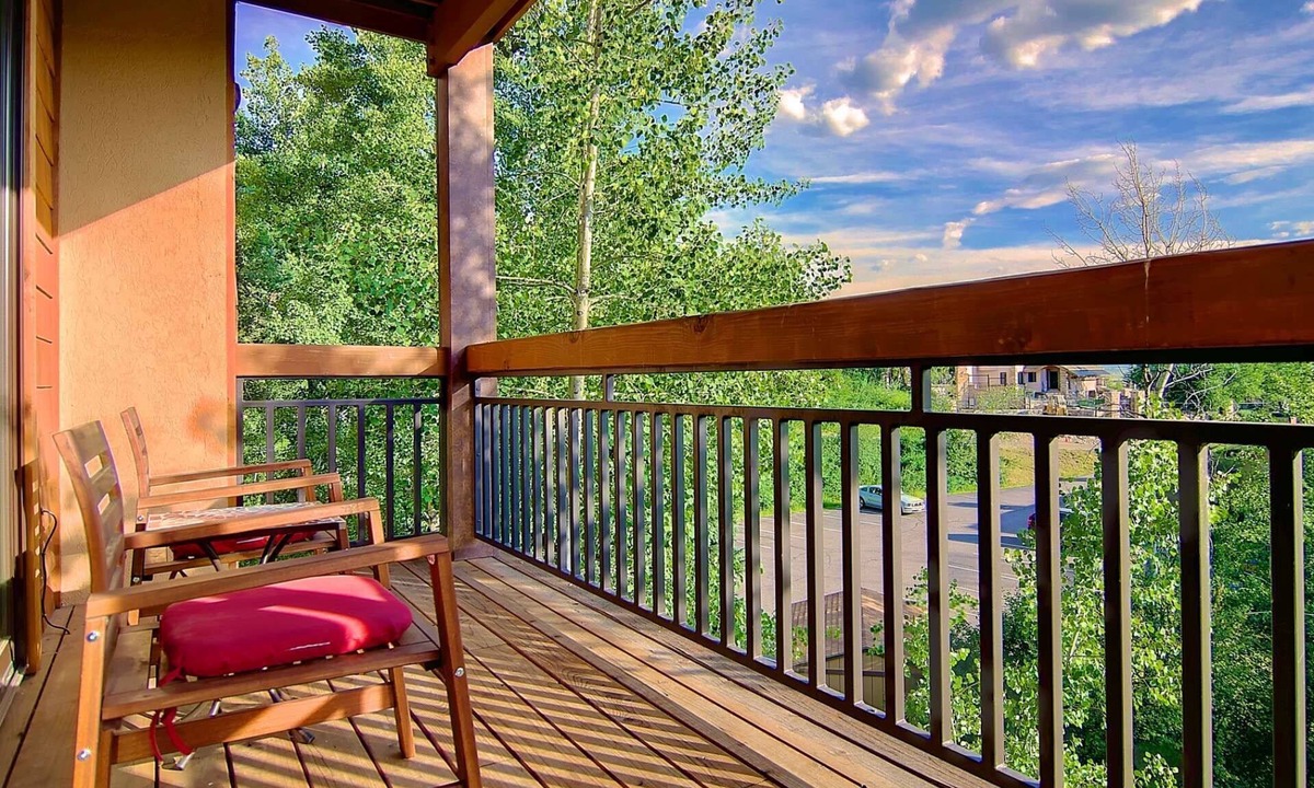 Steamboat Springs Condo | Hike Out/Walk In w/Unforgettable Views-Hot Tub-Garage-Grill-Deck-W/D in Unit-Fireplace-Updated/Quiet
