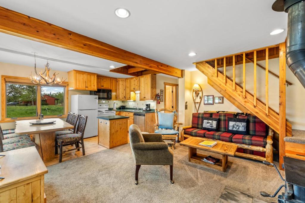 Clark Ski Chalet | Hiker