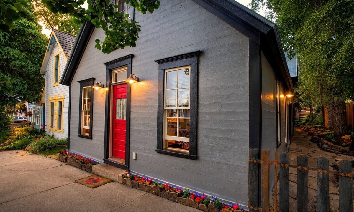 Crested Butte House | Historic Elk Ave 3 Master Suites + Hot Tub - Walk Everywhere