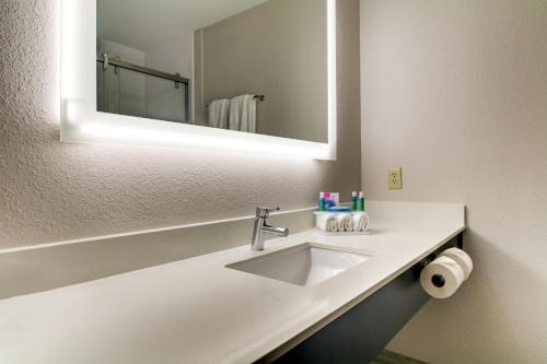 Boys Ranch Hotel | Holiday Inn Express Hotel & Suites Live Oak by IHG