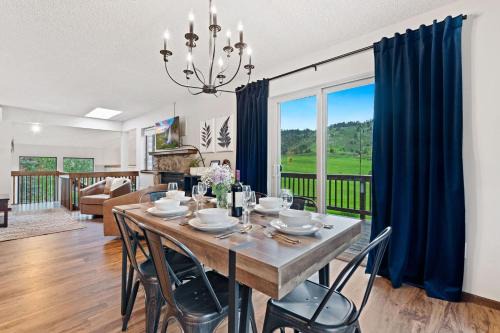 Fort Collins House | Horsetooth Stoop Trails, Lake Access and Mountain Views