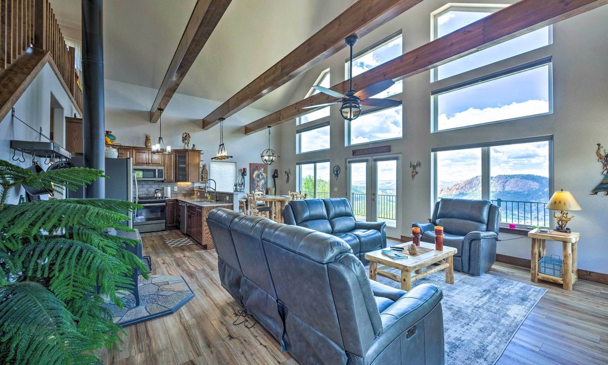 Cripple Creek House | Hot Tub & Mtn View! Cripple Creek Retreat