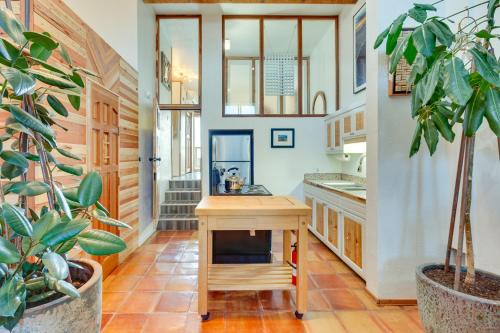 El Prado House | Hot Tub, Sunset Views! Couple’s Escape in El Prado