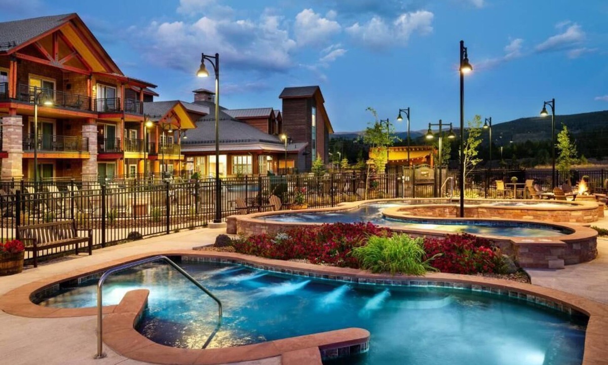 The Highlands Apartment | Hyatt Vacation Club - Rear Round Pool / Hot Tub. Free Daily Shuttle.
