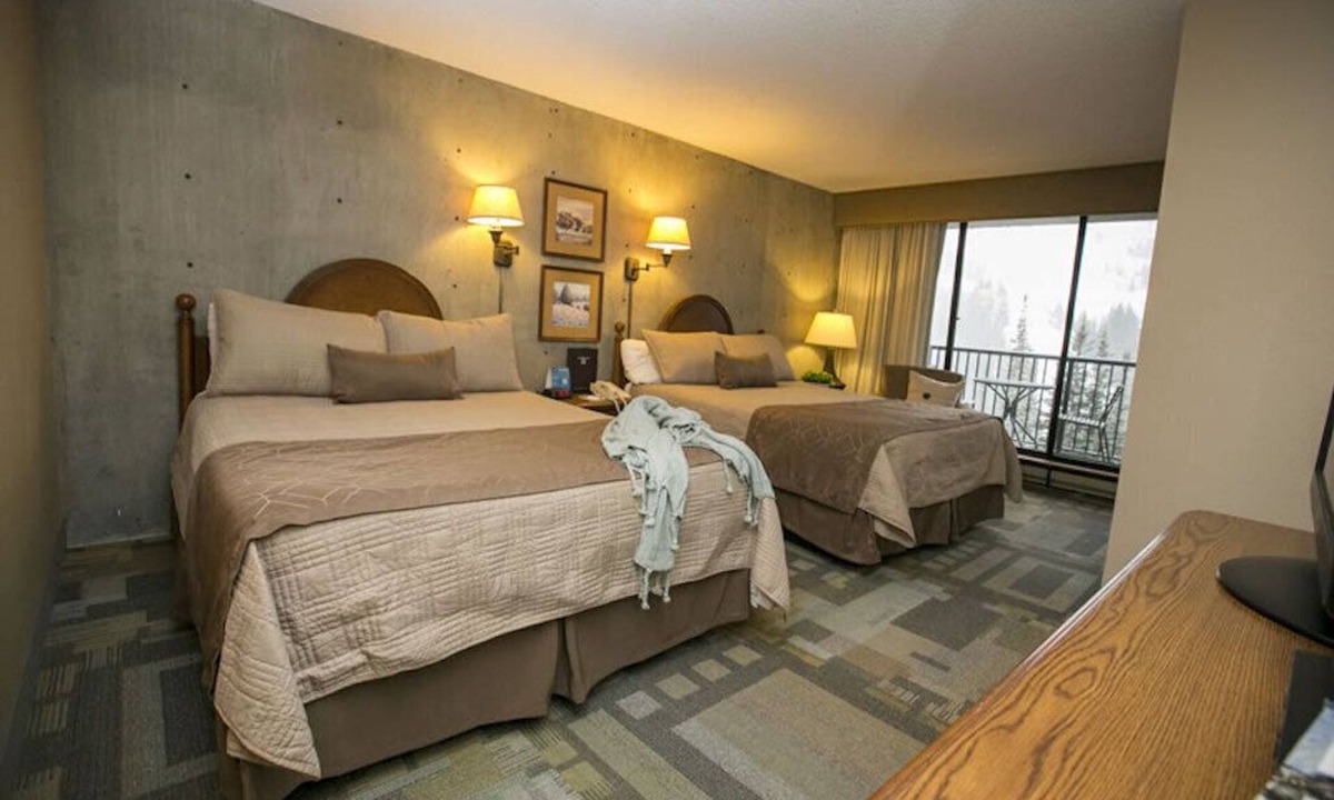 Salt Lake Mountain Resorts Hotel | Iron Blosam steps away from skiing/boarding! Unit 602 Avail Jan. 9-16, 2027