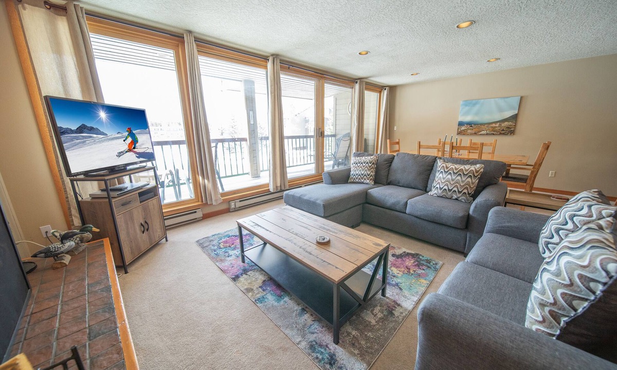 Lakeside Village Condo | Keystone Condo | Lake Views + Balcony + Pool