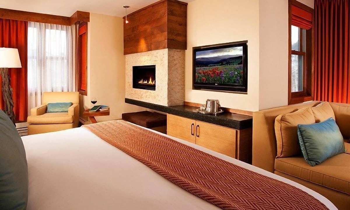 Beaver Creek Hotel | King Bed + Cozy Fireplace | Slopeside Access