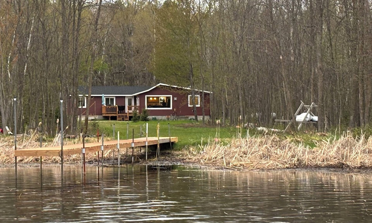 Backus Cabin | Lake Front Cabin with Private Dock