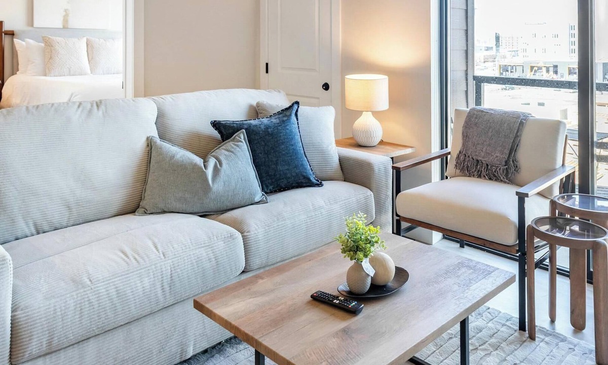 People's Freeway Apartment | Landing | Beautiful 1BD, Gym, Pool
