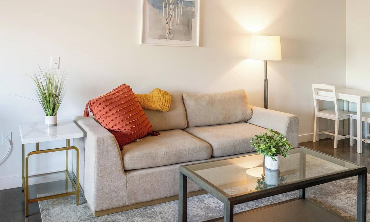 Sugar House Apartment | Landing | Stunning Studio, Gym, Rooftop Lounge