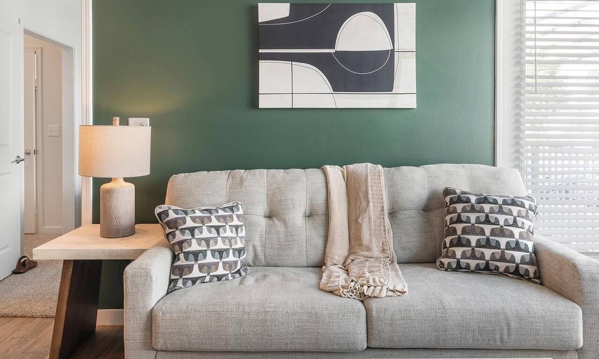 Tarpon Springs Apartment | Landing | Stylish 2BD, Clubhouse