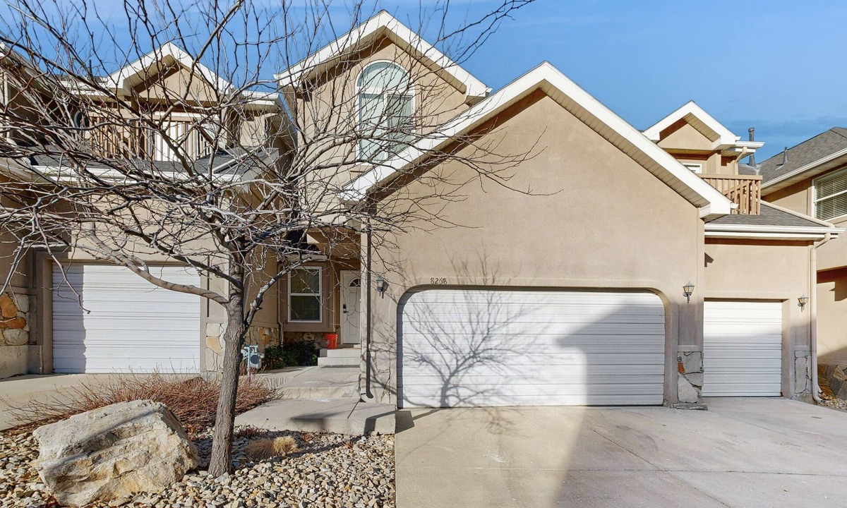 Cottonwood Heights House | Large & Luxurious Home w/Private Hot Tub, and Fireplace