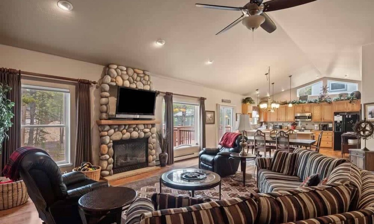 Leadville North House | Lily Stargazer — 4BR/3.5BA Leadville Home, Game Room, Sleeps 8
