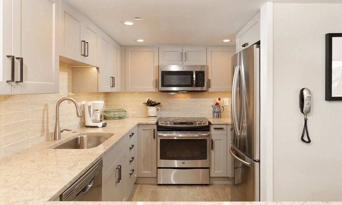 Snowmass Village Condo | Located on Fanny Hill, Stonebridge Condo 933, 2 Bedroom & Den 3 BA
