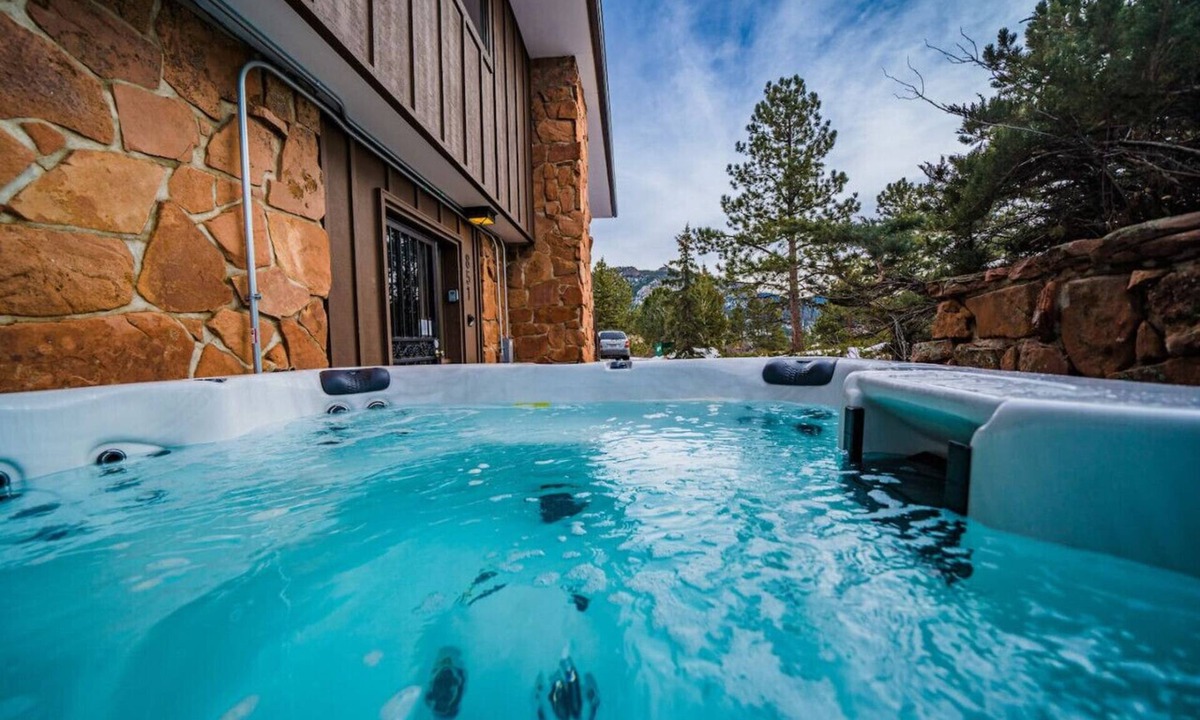 Estes Park House | Longs Peak Views, Game Room, Fireplaces. Sleeps 12