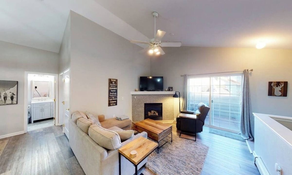 Edwards Condo | Luxe Mountain-View Ski Getaway | Next to Tranquil River | Pool, Hot Tub