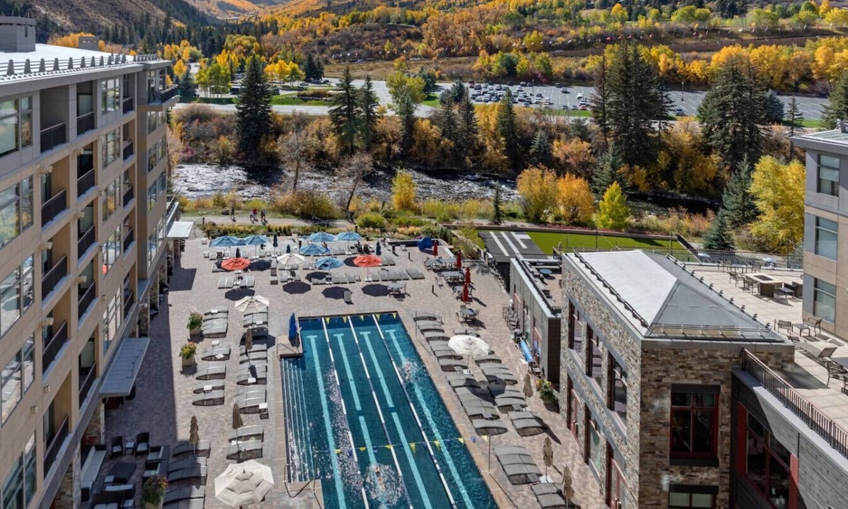 Avon Villa | LUXE Riverfront Mountain Retreat | Walk to Gondola