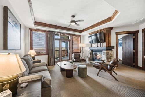 Peak 8 Apartment | Luxury 2-Bedroom Resort Suite at One Ski Hill Place Breckenridge with Mountain Views and Resort Ameneties