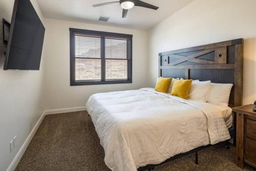 Moab Apartment | Luxury Downtown Rental - La Dolce Vita Villas #2