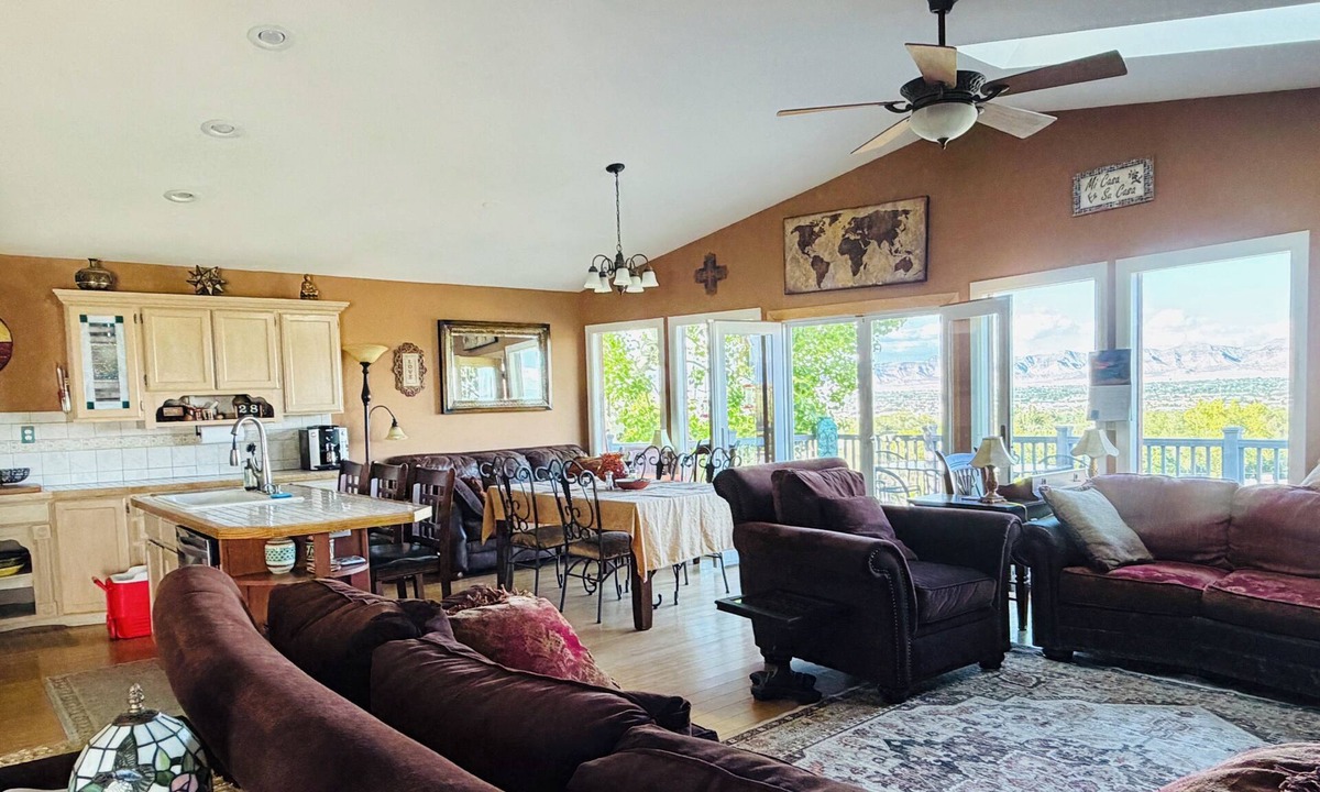 The Ridges House | Million Dollar View, seasonal pool, close activities w/in 2-5 miles. Yes, pets!