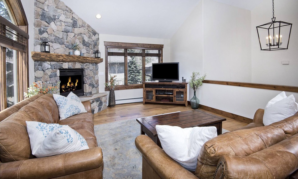 Vail House | Minutes from Vail Village and Skiing - Quiet Neighborhood - Great Family Home