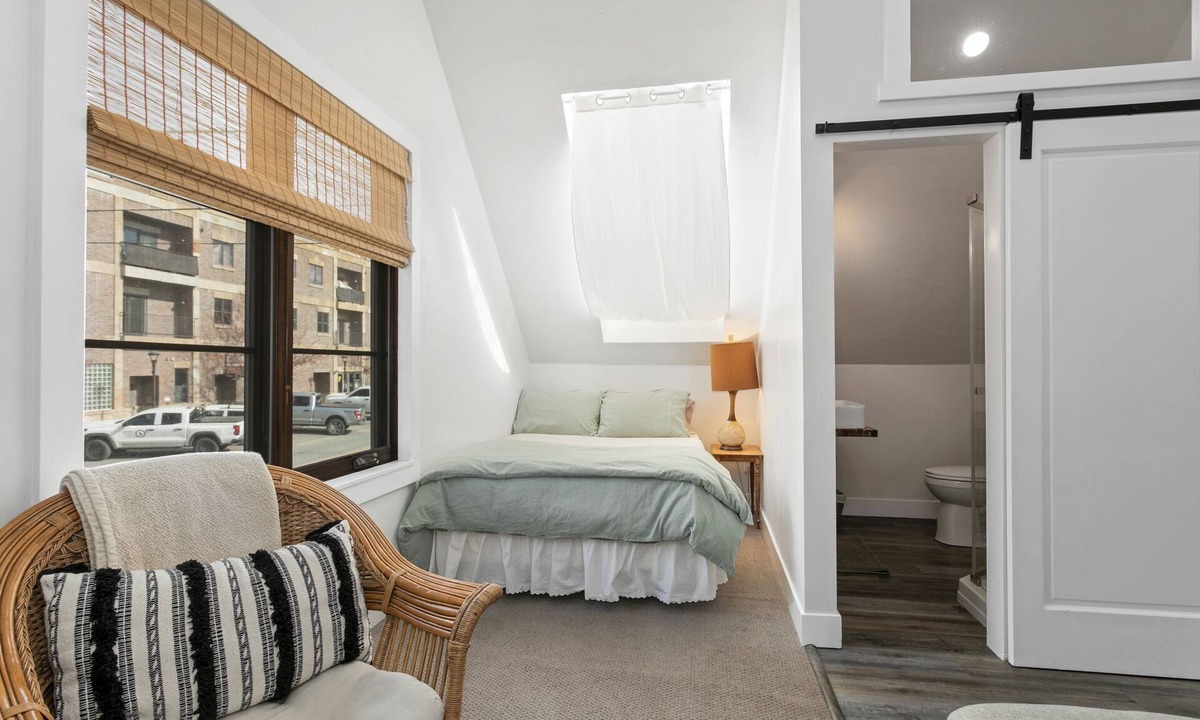 Eagle Apartment | Minutes to Outdoor activities