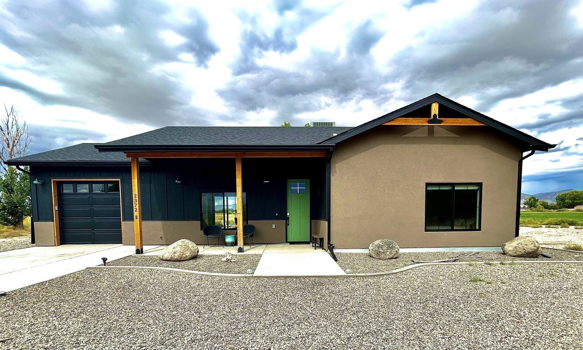 Grand Junction House | Modern Farmhouse w/Privacy, Views and Hot Tub!
