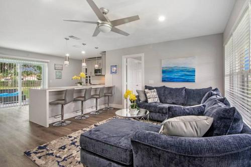 Riviera Beach House | Modern getaway near the beach with room for a boat