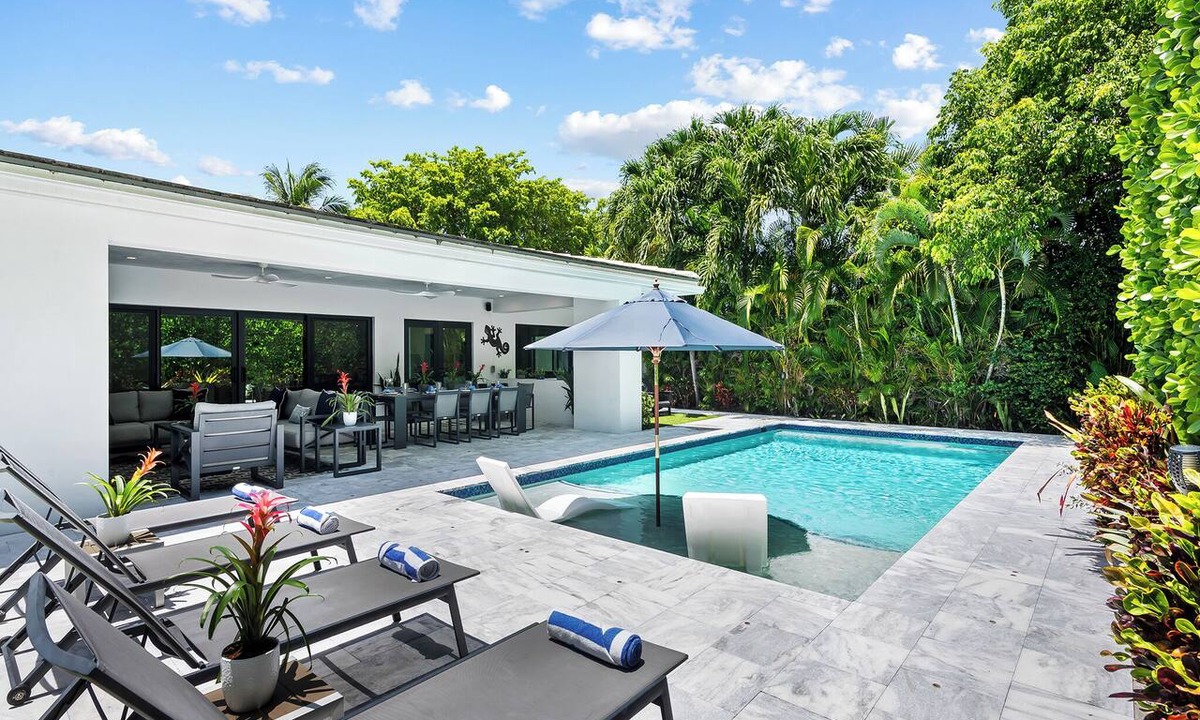 Harbour Inlet House | Modern Heated Pool Getaway Near Las Olas, Dining & Beaches!