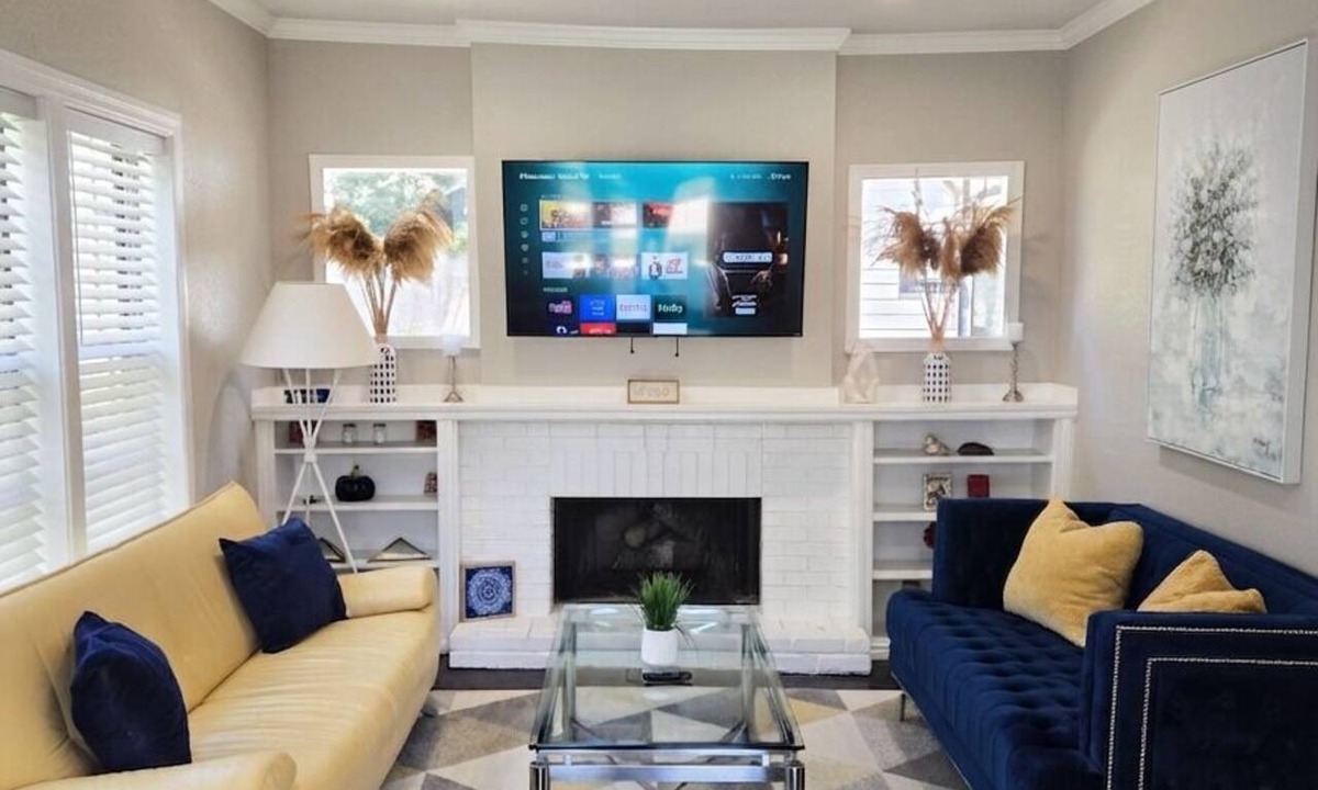 Cherry Street House | Modernized Cherry St. Historic Gem – Quiet Cul-De-Sac Home