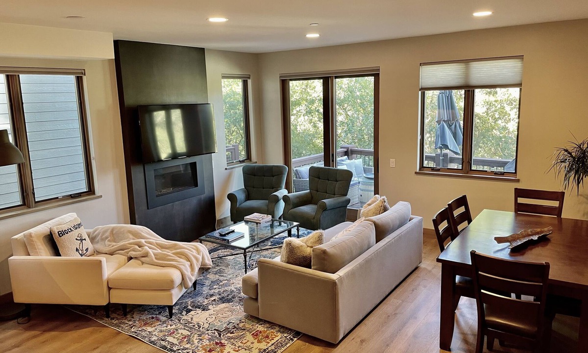 Carbondale House | Mountain Luxe Retreat - Mt. Sopris Sunsets