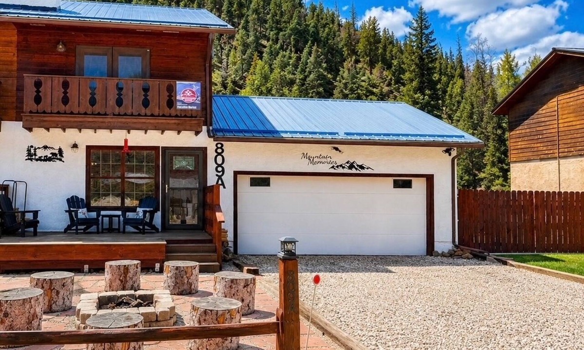 Red River House | Mountain Memories, Walk to Ski Area, Town, Fishing