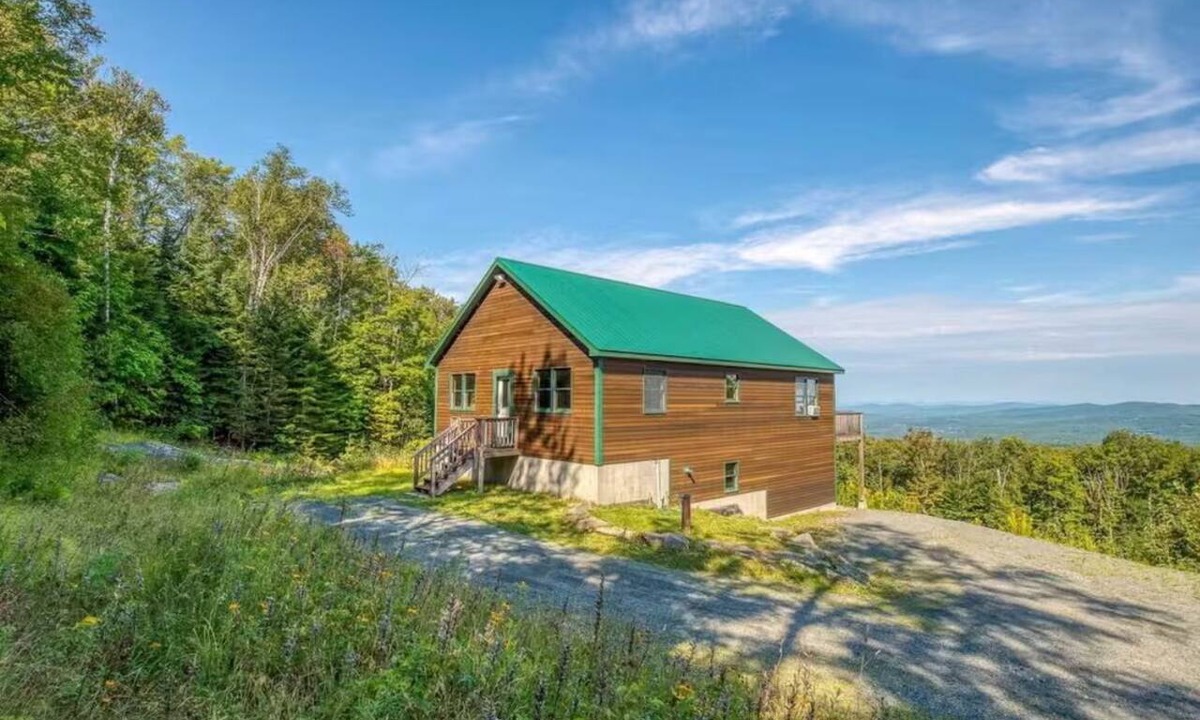 Bethlehem Cabin | Mountain View Escape - Stunning Views! Bethlehem, NH Cabin Near Skiing & Hiking
