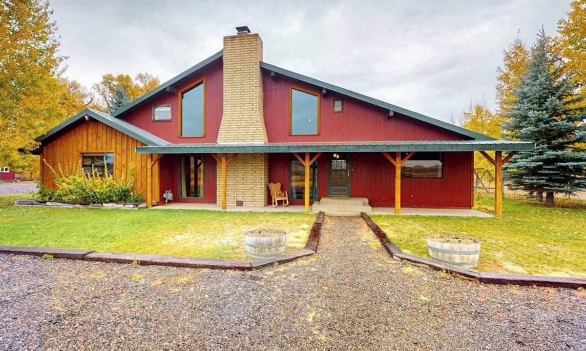 Del Norte House | Mountain View Home & Apartment w/fire pit, air hockey, foosball near Wolf Creek