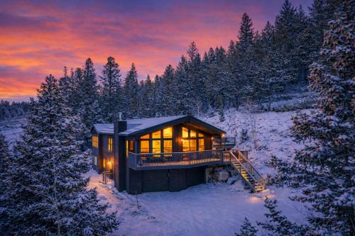 Black Hawk House | Mountain View Retreat - Game Room, 2 Living Areas, Hot Tub, Fire Table