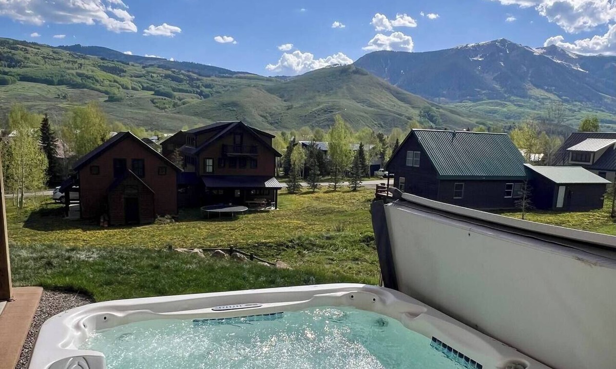 Crested Butte South House | Mountain Views, Hot Tub & Breathtaking Stars: A Slice of Paradise