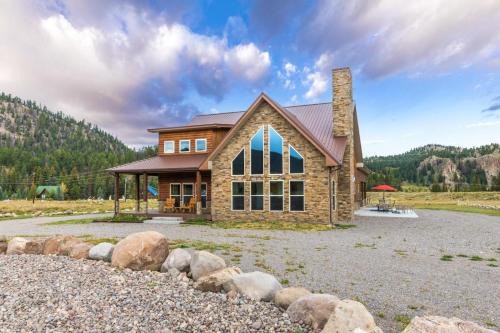 South Fork House | MountainAire in South Fork, CO