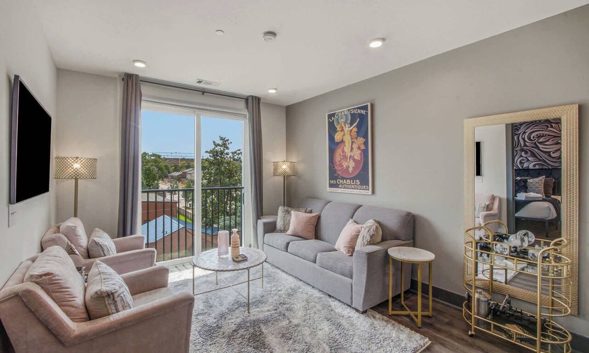 Rolling Mill Hill Condo | Muse | Classy downtown condo with AC, rooftop lounge & fitness room