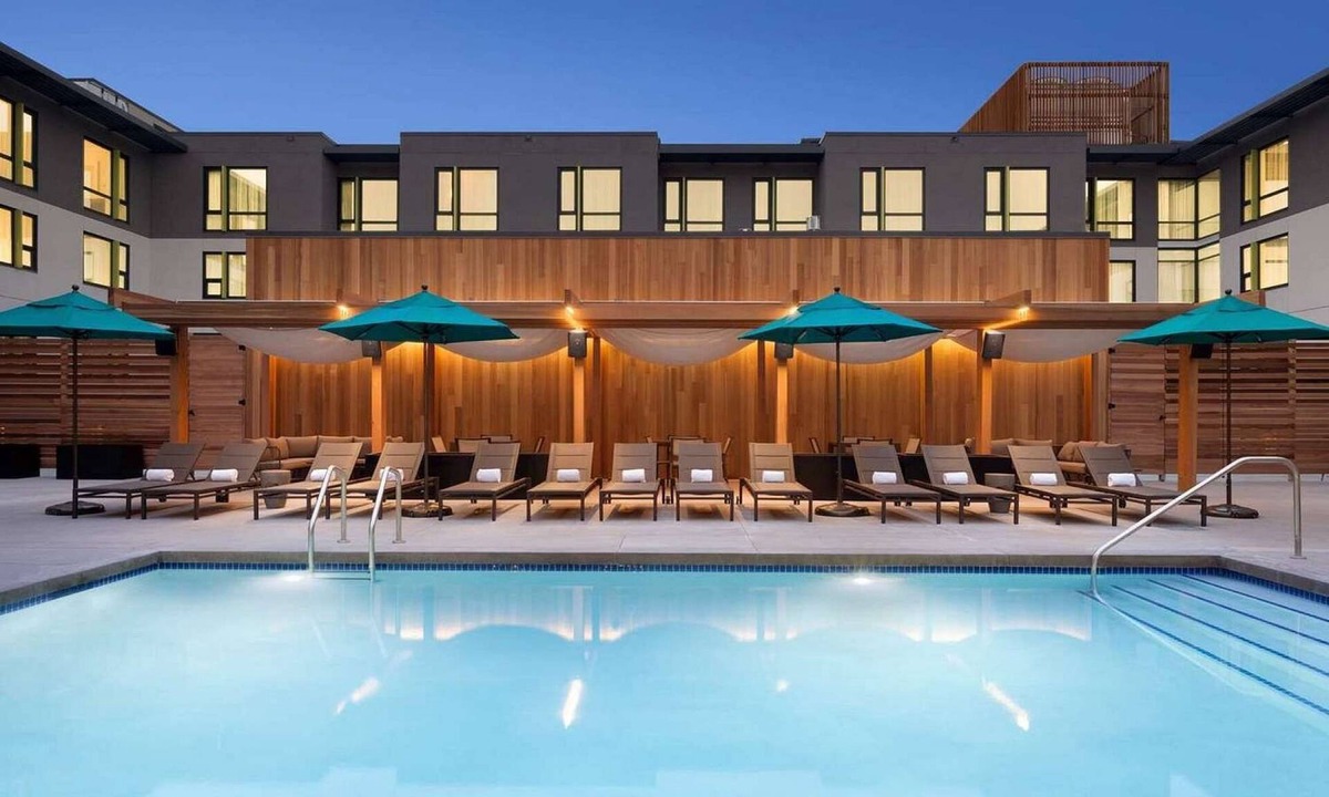 Whittier Hotel | Near Pearl Street Mall + Free Breakfast. Pool. Gym