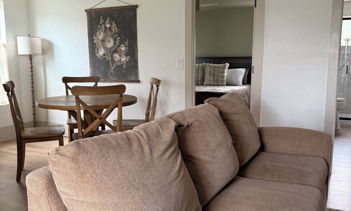 Castle Rock Cottage | New Build - The Cantril Cottage - Walk to Coffee, Creek, Shops & Downtown