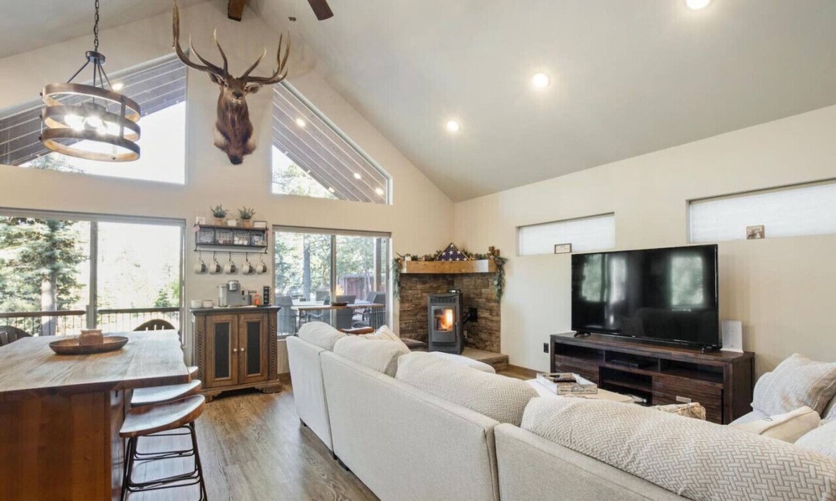 Meadow View Heights Cabin | NEW Cabin Near Southern Utah`s Best National Parks