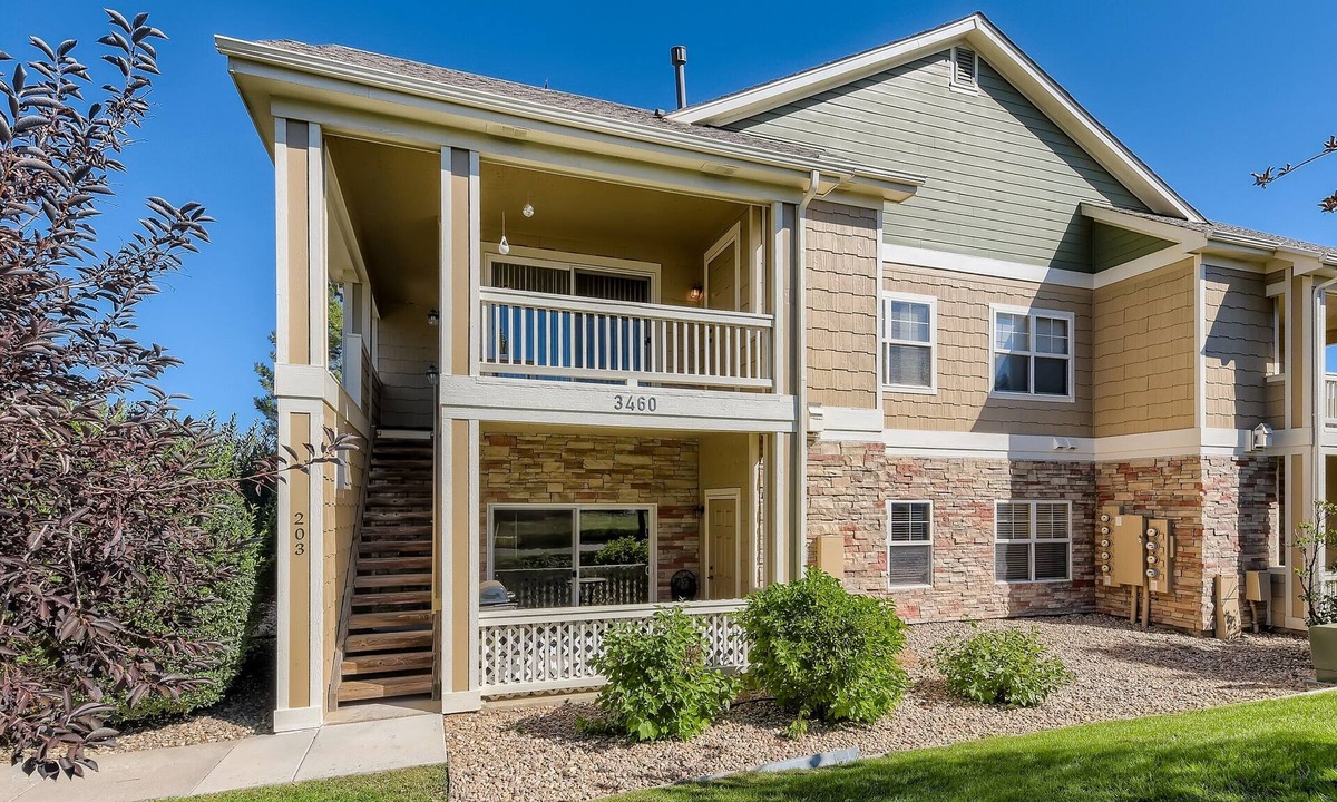 Broomfield Condo | New Listing! Broadlands Condo | Pool | Hot Tub | Mountain Views