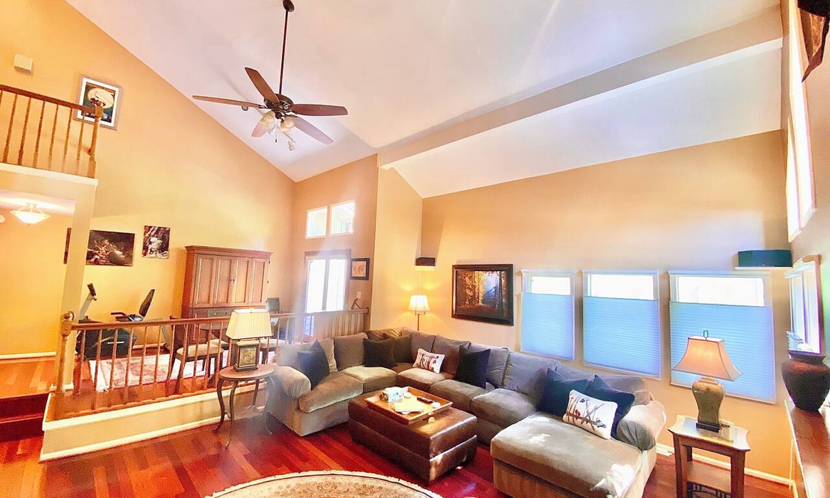 Cottonwood Heights Condo | New Listing at the Prestigious Canyon Racquet Club Condos!