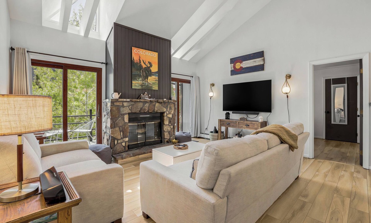Wildernest Condo | New Pool, Hot Tub & Sauna | 3BR Condo Sleeps 8