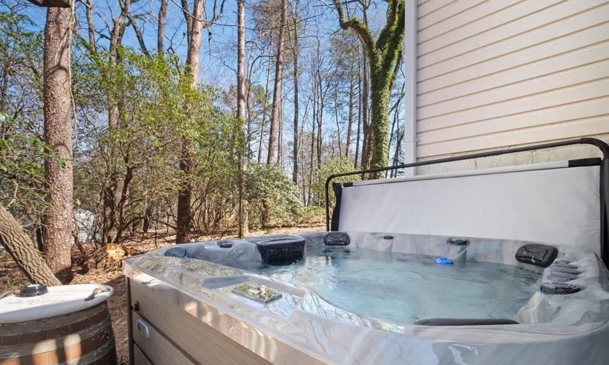 Sautee Nacoochee House | NEWLY RENOVATED COZY 2BR 1BA COTTAGE -NEW HOT TUB