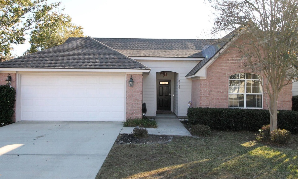Valdosta House | Oak Garden Getaway - Prime Valdosta Location Convenient to Everything