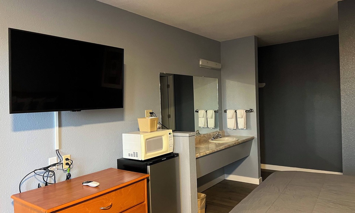 Fallon Hotel | Oasis Inn & Suites