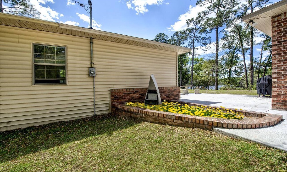 Sopchoppy Cottage | Ochlockonee River Cottage with Scenic Island Vista in Wakulla County, FL